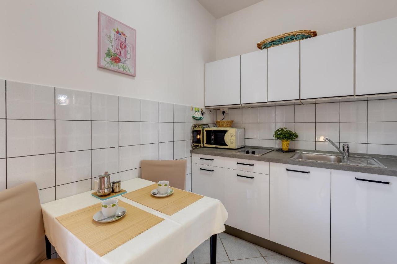 Apartment House Matosevic Porec Exterior photo