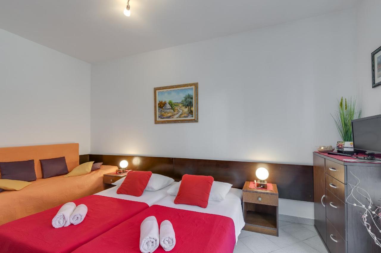 Apartment House Matosevic Porec Exterior photo